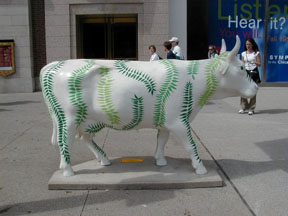 Vaca escultura pintada. T&iacute;tulo: GRANJA. AUTOR: FERN SHAFFER.
